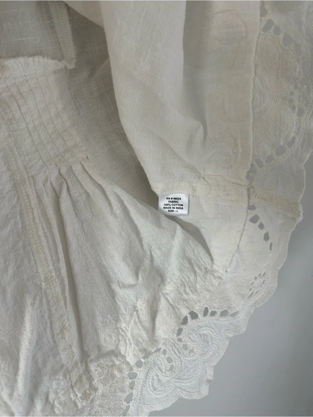 jennifer and grace white eyelet flutter sleeve cotton blouse - Picture 4 of 7